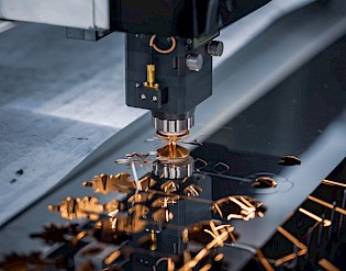 difference between ferrous and non ferrous metals